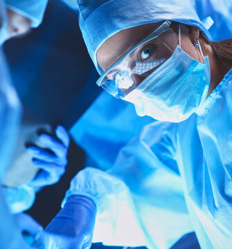 Team surgeon at work on operating in hospital
