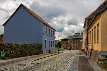 altentreptow, deutschland - stadtbild mit alten gebäuden