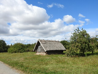 Obraz premium old house in the countryside in belarus