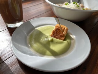 steamed toast with pandan cream