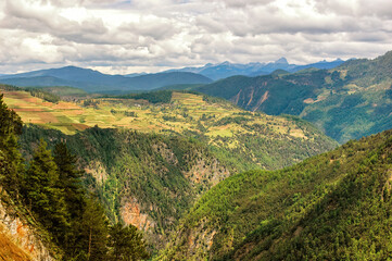 Tiger Leaping Gorge scenery, Yunnan, China