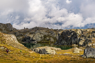 I laghi del Longet al confine tra la provincia di Cuneo e l’Alta Provenza