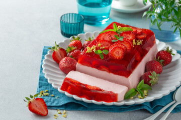 strawberry jelly and yogurt loaf cake