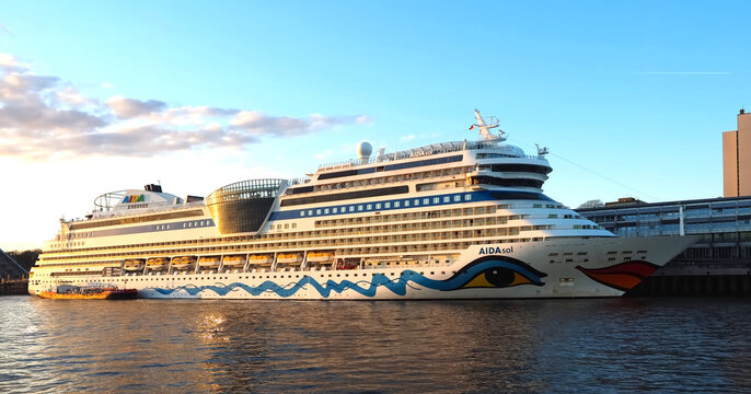 Cruise ship Aida Sol in Hamburg in golden evening light