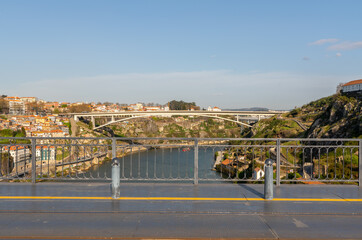 Vue sur le pont Dom Henrique, Porto, Portugal