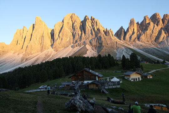 rifugio odle geisleralm,sunset,enrosadira, odle,dolomiti,mountains