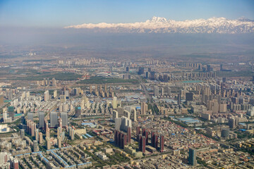 空から見た中国ウルムチの街並み