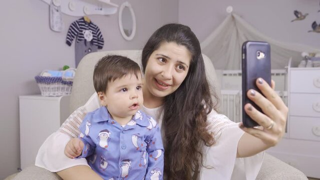 Mother Baby Video Chat.
Mom And Baby Video Chat With Dad.
