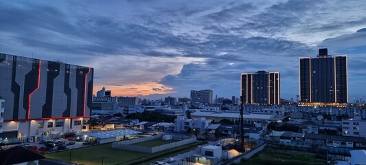 Obraz premium country skyline at sunset