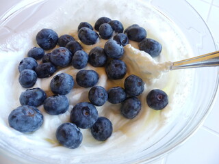 Joghurt mit Blaubeeren Frühstück
