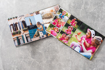 Fototapeta na wymiar travel photo books, Family Members