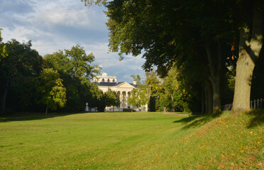 Fototapeta na wymiar Woerlitz castle villa in the historical english gardens