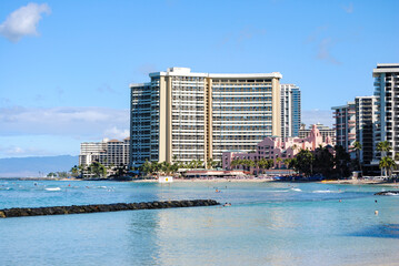 Fototapeta premium A view of Waikiki Beach, famous travel destination in Oahu island, USA.Honolulu, Hawaii, United States