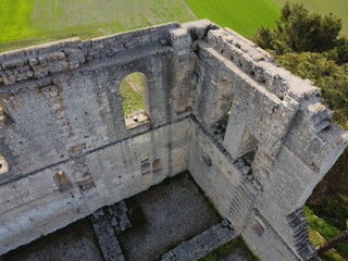 Gravina in Puglia (Ba) - Castello Svevo - muro perimetrale di fondo