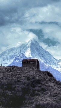 peruan life in the mountains
