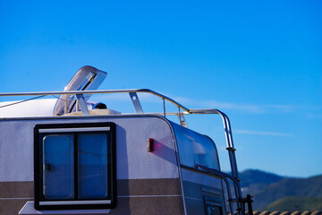 Sunroof, raisable window on roof top of caravan