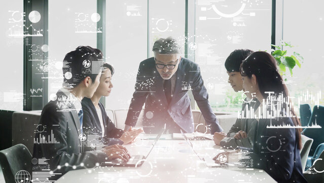 ミーティングをするビジネスパーソン　テクノロジーコンセプト