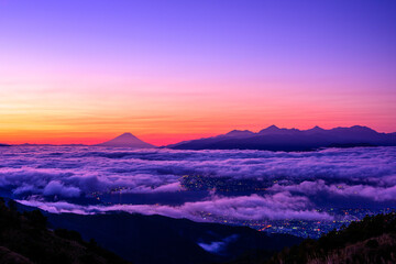 Fototapeta na wymiar 高ボッチ山から雲海と富士山
