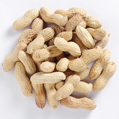 Raw unpeeled peanuts