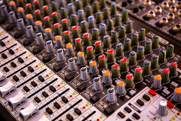 close-up amplifier sound audio