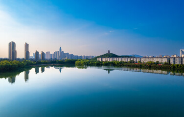 Fototapeta premium Jiuhong Bridge Urban Environment, Dalin Park, Shaoxing City, Zhejiang Province, China