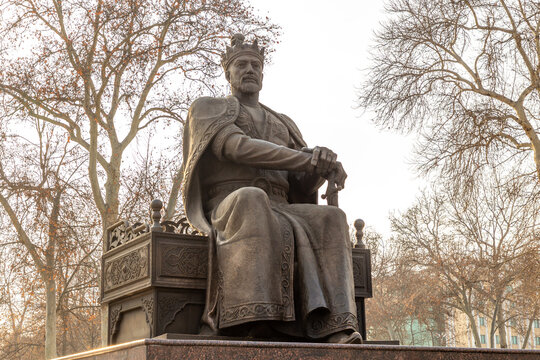 Monument to Tamerlan. Samarkand city, Uzbekistan.