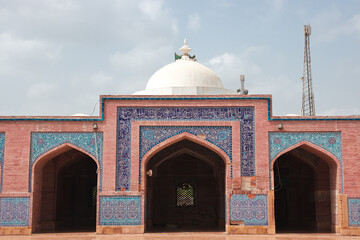 Fototapeta na wymiar Thatta, Pakistan - 22 Mar 2021: Shah Jahan Masjid Thatta is a vintage mosque, Pakistan