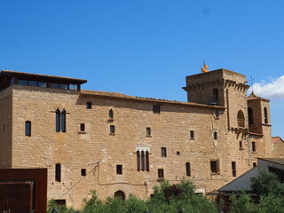 castillo palacio de la floresta de origen medieval, conjuga tres estilos arquitectónicos...
