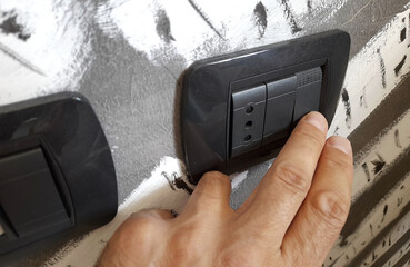 Interruttore per accendere e spegnare la luce