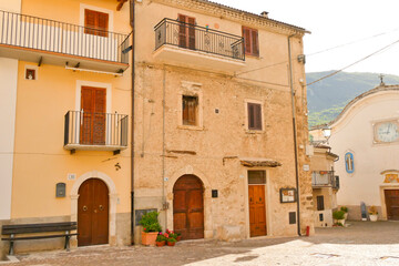 Fototapeta na wymiar Borgo medievale di Castrovalva, Abruzzo, Italy