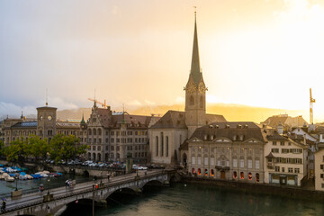 Altstadt von Zürich im Abendlicht