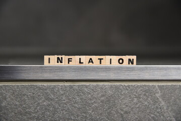 Das Wort Inflation im Zoom - obrazy, fototapety, plakaty