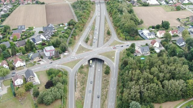 Luftaufnahme Autobahn / Bundesstra&szlig;e mit Autobahnkreuz Deutschland (B239 / Herforder Stra&szlig;e)