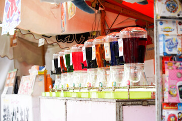 お祭り＿屋台のかき氷屋さん＿かき氷のシロップ