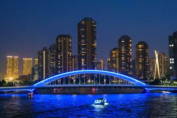 東京都 隅田川に架かる永代橋と高層マンション群の夜景