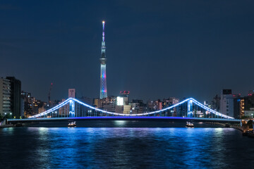 東京都 隅田川に掛かるライトアップされた清洲橋とスカイツリーの夜景 