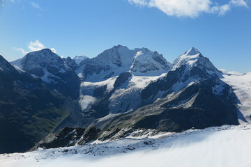 

Blick vom Piz Corvatsch auf die Bernina Gruppe, Engadin
