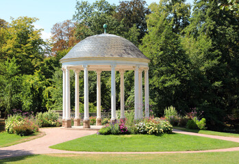 Small Love Temple called TEMPLE DE L AMOUR in Strabourg Park of ORANGERIE in France - obrazy, fototapety, plakaty