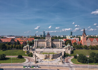 Summer panoramic cityscape of Szczecin, Zachodniopomorskie, Poland. Aerial view on the Muzeum Narodowe at the famous Wały Chrobrego promenade © uslatar