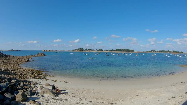 Port-Blanc Penv&eacute;nan en Bretagne C&ocirc;tes d'Armor - France - 4K