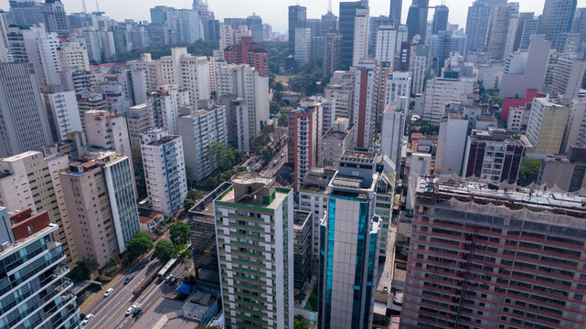 Aerial view of São Paulo, in the neighborhood of Jardins. Many residential buildings and a building under construction © Pedro