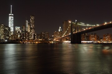 Naklejka na ściany i meble Brooklyn bridge at night
