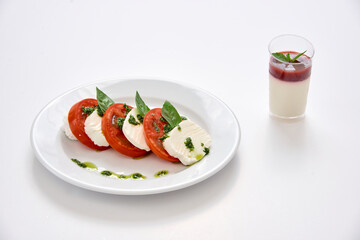 salad with tomatoes and cheese