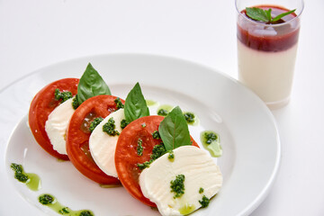 salad with tomato and mozzarella