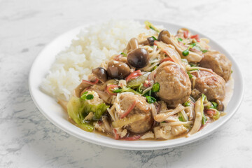 肉団子の餡かけランチ