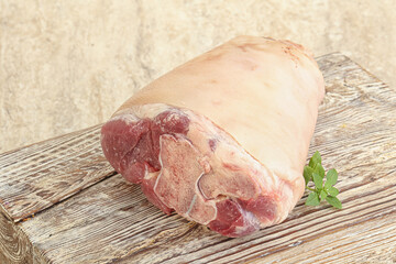 Raw pork knuckle for bake