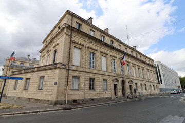 Obraz premium La préfecture du Calvados, vue de l'extérieur, ville de Caen, département du Calvados, France