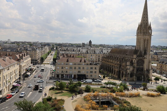 Vue d'ensemble de la ville de Caen depuis le chateau,  ville de Caen, département du Calvados, France