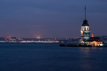 Fototapeta na wymiar Maiden's Tower at night
