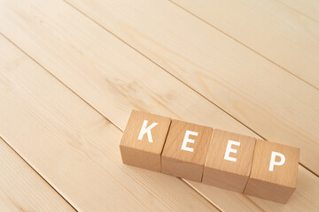KEEPと書かれたブロック
